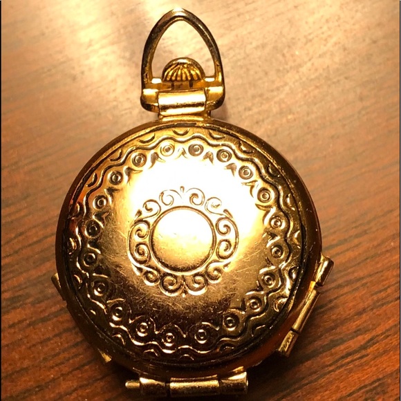 CAMEO PENDANT - Picture 2 of 5